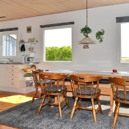 Evalotte - 600m From The Sea By Interhome Lakolk