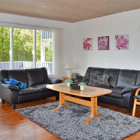 Evalotte - 600m From The Sea By Interhome *