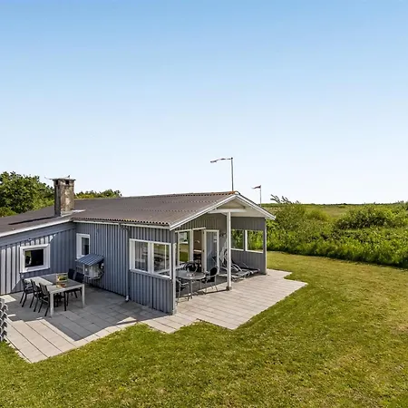 Evalotte - 600m From The Sea By Interhome Lakolk