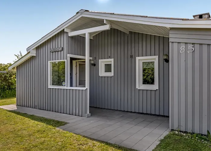 Evalotte - 600m From The Sea By Interhome