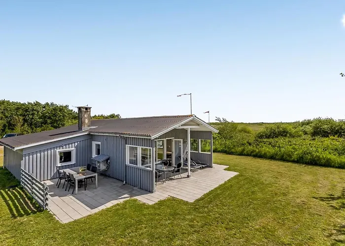 Evalotte - 600m From The Sea By Interhome