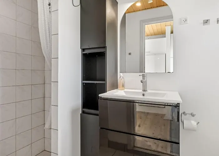 Evalotte - 600m From The Sea By Interhome Lakolk