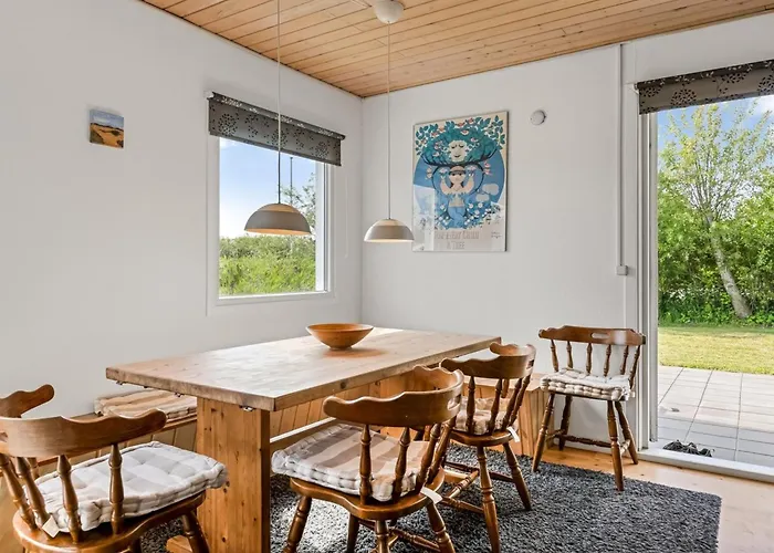 Evalotte - 600m From The Sea By Interhome